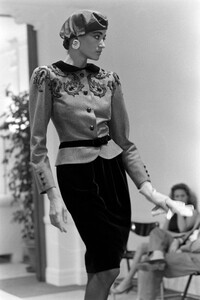 Ann_Fiona_Scollay_Valentino_HC_FW1985_15.jpg