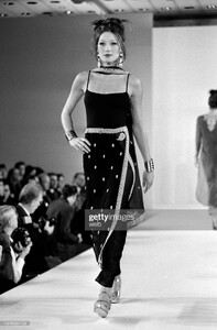 Anne Klein Spring 1993 Ready to Wear Runway Show 4.jpg