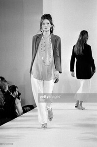 Anne Klein Spring 1993 Ready to Wear Runway Show 6.jpg