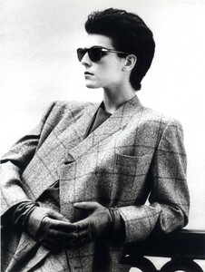 Antonia-DellAtte-FallWinter-1984-1985-photo-by-Aldo-Fallai-courtesy-of-Giorgio-Armani.jpg