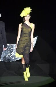 AntonioBerardi2001WomenRTW19.thumb.jpg.fb3fe509127500561745890cf1d6c0ad.jpg