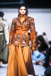 Belinda_Riding_Jean-Charles_de_Castelbajac_FW1989_01.jpg
