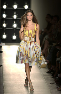 BottegaVeneta2006WomenSS77.thumb.jpg.5999ee464d32b8202e65c9af9f907f2b.jpg