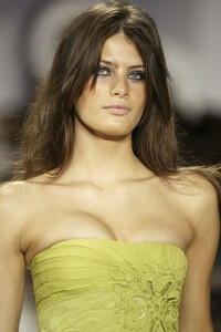 CarlosMiele2004WomenSS14.thumb.jpg.69f0eed67c3e330d7a674ec177ef744f.jpg