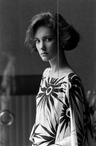Cathy_Gallagher_Versace_Resort_1984_008.jpg