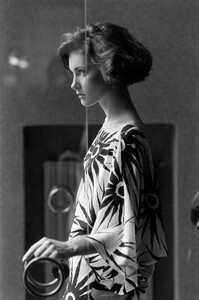 Cathy_Gallagher_Versace_Resort_1984_011.jpg