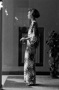 Cathy_Gallagher_Versace_Resort_1984_015.jpg
