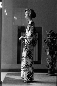 Cathy_Gallagher_Versace_Resort_1984_019.jpg