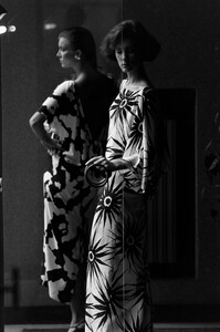Cathy_Gallagher_Versace_Resort_1984_027.jpg