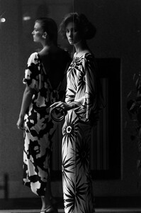 Cathy_Gallagher_Versace_Resort_1984_029.jpg