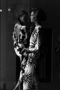 Cathy_Gallagher_Versace_Resort_1984_037.jpg