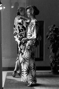 Cathy_Gallagher_Versace_Resort_1984_042.jpg