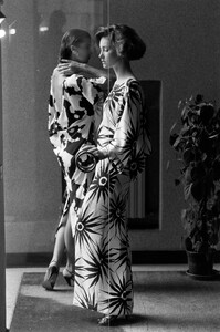 Cathy_Gallagher_Versace_Resort_1984_043.jpg