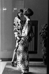 Cathy_Gallagher_Versace_Resort_1984_045.jpg