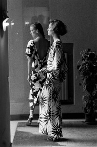 Cathy_Gallagher_Versace_Resort_1984_048.jpg