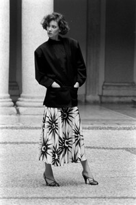 Cathy_Gallagher_Versace_Resort_1984_067.jpg
