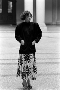 Cathy_Gallagher_Versace_Resort_1984_077.jpg