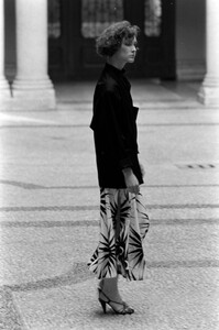 Cathy_Gallagher_Versace_Resort_1984_089.jpg