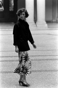 Cathy_Gallagher_Versace_Resort_1984_090.jpg