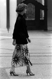 Cathy_Gallagher_Versace_Resort_1984_095.jpg