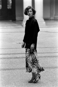 Cathy_Gallagher_Versace_Resort_1984_098.jpg