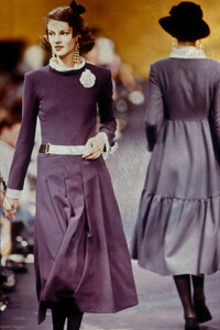 Chanel1989HauteCouture51.thumb.jpg.e5b9132903d1e9ebe0b746dc7c871430.jpg