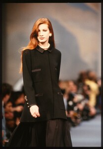 Chanel_FW1989_01.jpg