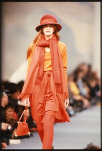 Chanel_FW1989_02.jpg