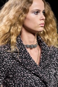 ChanelclpF23045.thumb.jpg.02a8601c429f3811ae26c5c661370ac6.jpg