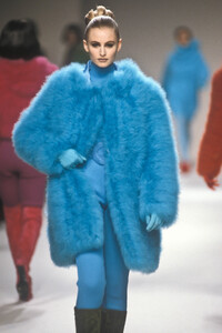 Chloe1991WomenFW2.thumb.jpg.097e38bfbea249b200c8035f2ef1f466.jpg