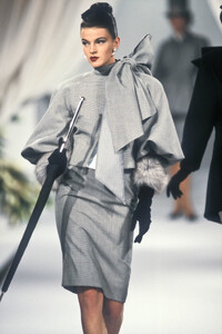 ChristianDior1989HauteCouture7.thumb.jpg.c04b9efb127f21d39460fd9f82d66570.jpg