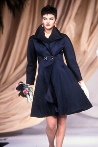 ChristianDior1991HauteCoutureSS4.thumb.jpg.5bc26eb5f085affc899c9c064bf2f54a.jpg