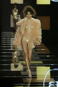 ChristianDior2004WomenRTW79.thumb.jpg.e8407aa755423e97fe77d091e33ef1bb.jpg