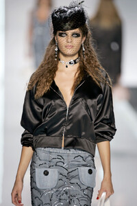 ChristianDior2005WomenRTW182.thumb.jpg.f2a658d9700e3b6e8b3c8ad50b8bec74.jpg