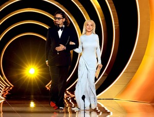 Christina-Aguilera-Stuns-as-She-Links-Arms-With-Maluma-While-Presenting-at-2024-Grammys-2.jpg