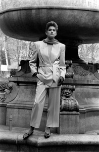 Cindy_Crawford_Perry_Ellis_FW1986_021.jpg