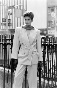 Cindy_Crawford_Perry_Ellis_FW1986_030.jpg