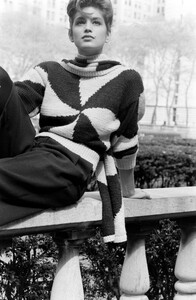 Cindy_Crawford_Perry_Ellis_FW1986_076.jpg