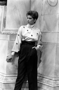 Cindy_Crawford_Perry_Ellis_FW1986_128.jpg