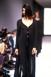 ClaudeMontana1990WomenRTW2.thumb.jpg.573804f8c47ee7960470285222847b48.jpg