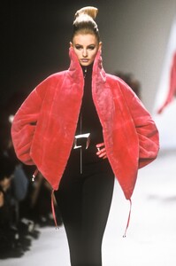 ClaudeMontana1991WomenFW7.thumb.jpg.0c4a74f5db42fd83681c6067ad2c6510.jpg