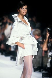 ClaudeMontana1991WomenRTW156.thumb.jpg.688216fdc8b4ed2f5e47c2f9432b4cd9.jpg