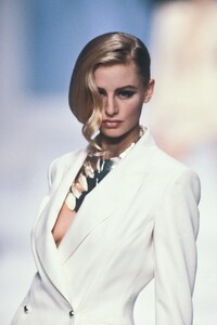 ClaudeMontana1991WomenRTW42.thumb.jpg.a3d34a7b413f50a09aed35b6c1ec2c38.jpg