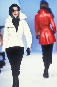 ClaudeMontana1992WomenRTW50.thumb.jpg.68169b013b776d74556c180bdeeefc13.jpg