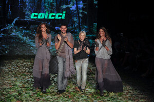 ColcciFW20105.thumb.jpg.85f43d505d002c52c44a6ae076226a7d.jpg