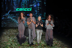 ColcciFW20106.thumb.jpg.4f378890c5f1e598e09dc3e14a3b1fdd.jpg