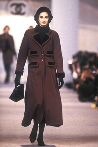 Deborah_Klein_Chanel_FW1989_08.jpg