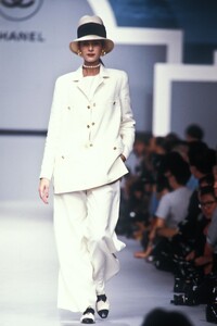 Deborah_Klein_Chanel_SS1989_01.jpg