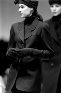 Deborah_Klein_Fendi_FW1988_03.jpg