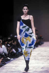 Deborah_Klein_Yohji_Yamamoto_SS1989_02.jpg